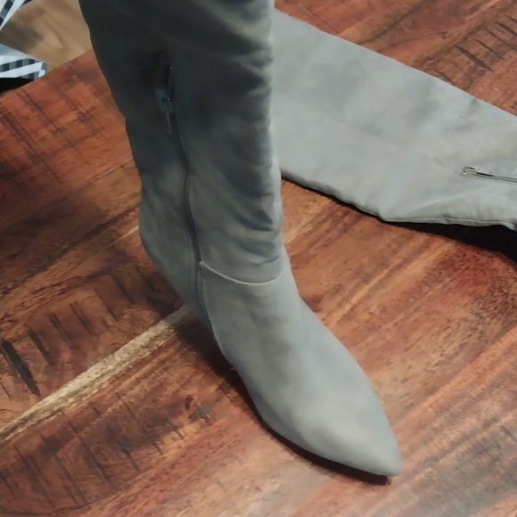 Over the thigh grey boots. - Picture 2 of 3